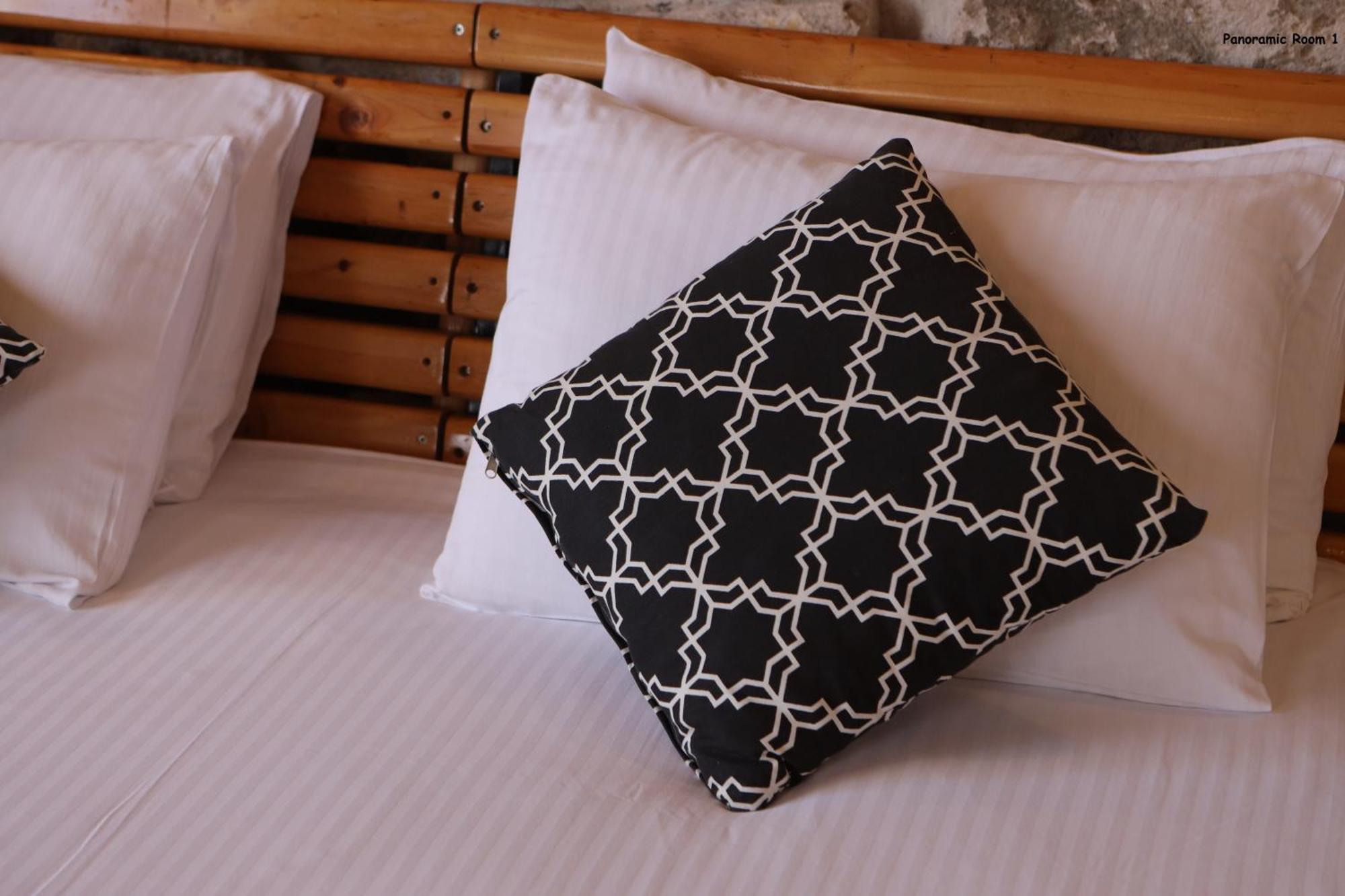 אוצ'יסר Pinhan Cave Suites מראה חיצוני תמונה